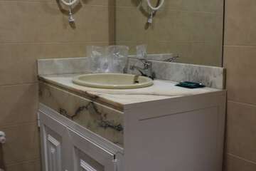 Bathroom sink