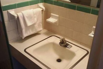 Bathroom sink