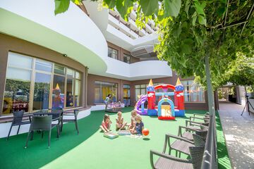 Children's play area - outdoor