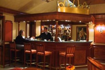 Hotel Bar
