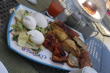 Breakfast meal