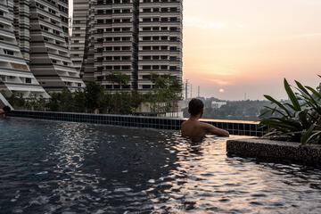 Infinity pool