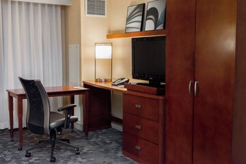 Room 28 of 48