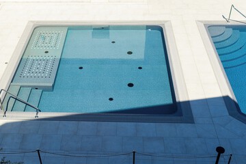 Infinity pool
