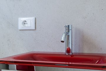 Bathroom sink