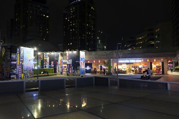 Shopping mall