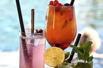Poolside bar