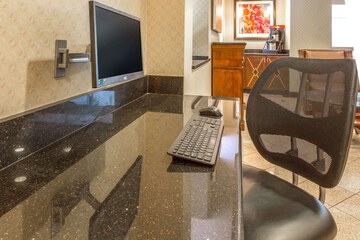 Business Center 13 of 18