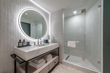Bathroom shower