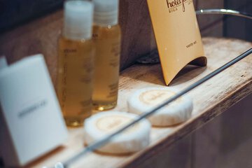 Bathroom amenities
