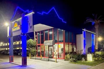 Days Inn by Wyndham Los Angeles LAX Airport / Stadium Area