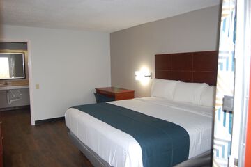 Room 11 of 37