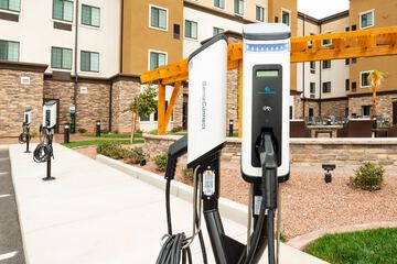 Electric vehicle charging station
