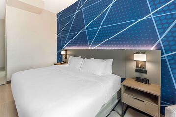Room 16 of 30