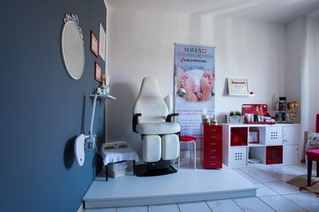 Nail salon