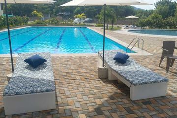 Exercise/lap pool