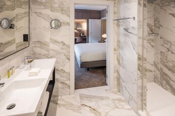 Bathroom shower