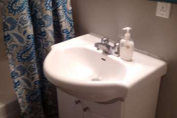 Bathroom sink