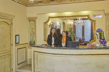 Check-in/check-out kiosk