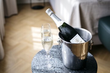 Champagne service