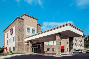 Comfort Suites Fishkill near Interstate 84