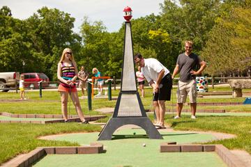 Mini-golf