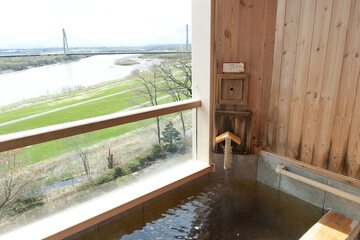 Deep soaking bathtub