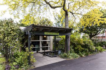 Check-in/check-out kiosk