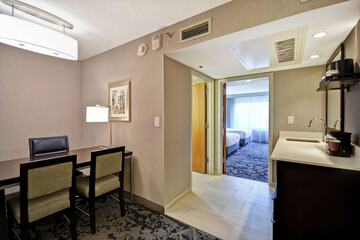 Room 40 of 106