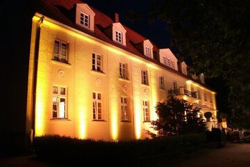 Front of property - evening/night