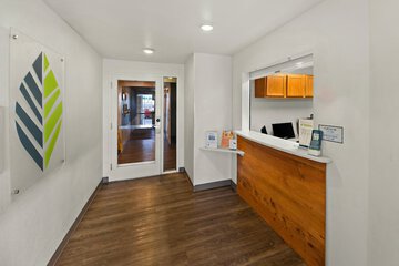 Check-in/check-out kiosk