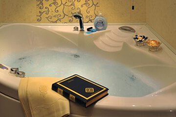 Jetted tub