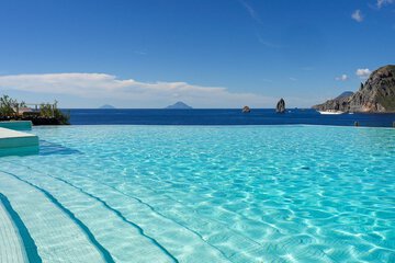 Infinity pool