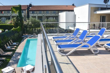 Sundeck
