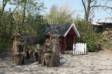 Children's play area - outdoor