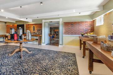 Breakfast/Coffee Service 41 of 46