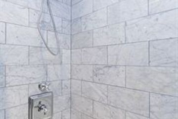 Deep Soaking Bathtub
