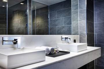 Bathroom sink