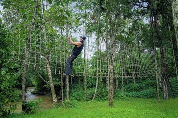 Ropes course (team building)