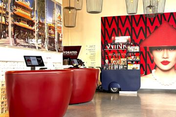 Check-in/check-out kiosk