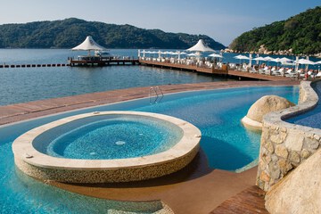 Infinity pool