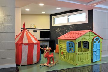 Children's play area - indoor