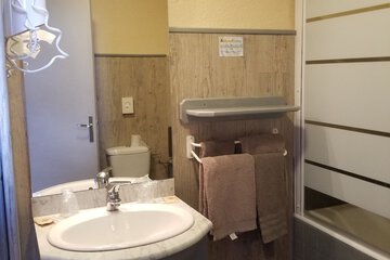 Bathroom sink