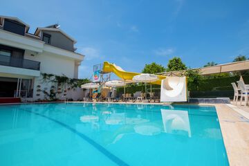 Poolside bar