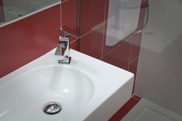 Bathroom sink