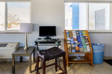 Business Center 27 of 27