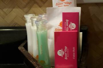 Bathroom amenities