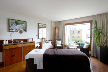 Treatment room