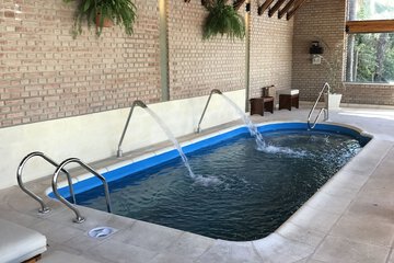 Indoor/outdoor pool