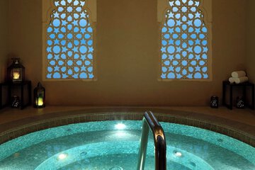 Private spa tub